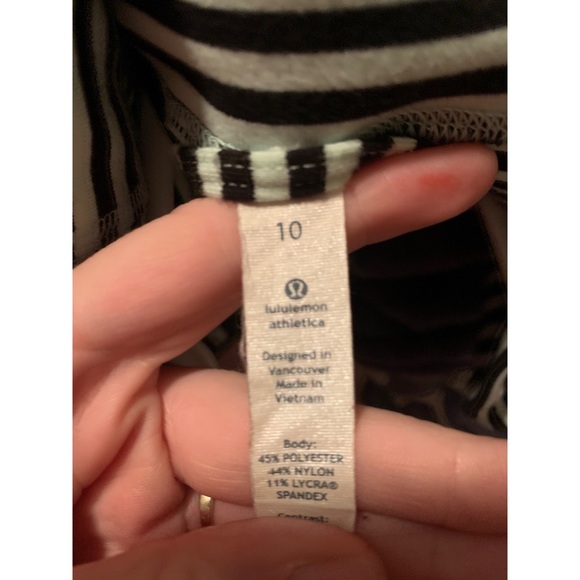 Lululemon Size 10 Zip Up - Picture 4 of 5